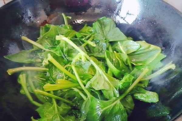 菠菜炒鸡蛋黑芝麻的做法图解9