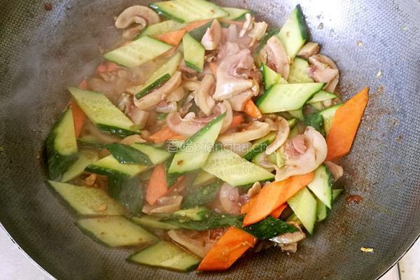 猪头肉炒黄瓜的做法图解7