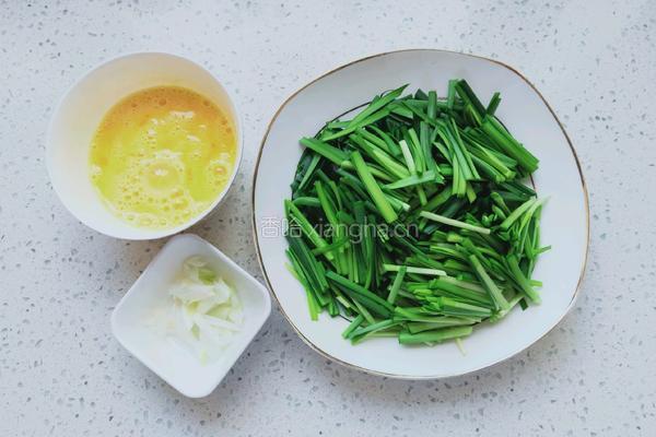 韭菜炒鸡蛋的做法图解2