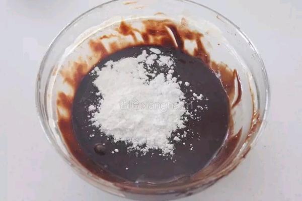 精品熔岩巧克力蛋糕的做法图解5