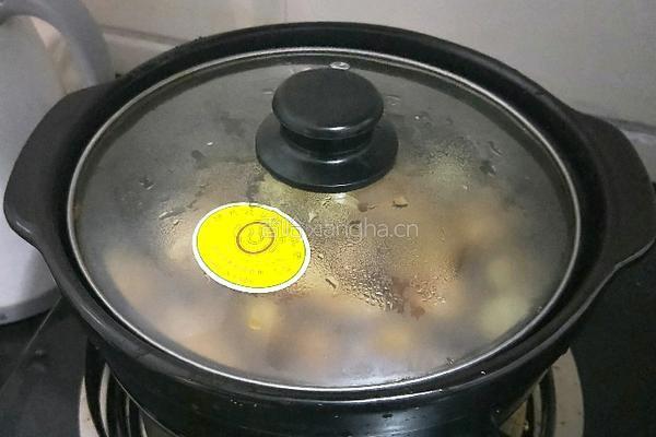红烧鹌鹑蛋五花肉的做法图解4