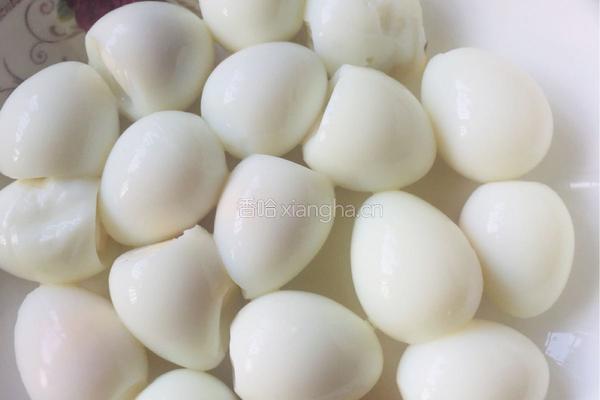 番茄烩鹌鹑蛋的做法图解3
