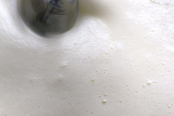 戚风蛋糕的做法图解7