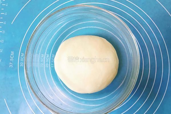 花式豆沙面包—向日葵的做法图解3