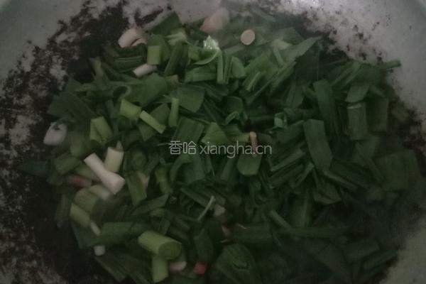 蒜苗炒鸡蛋的做法图解3