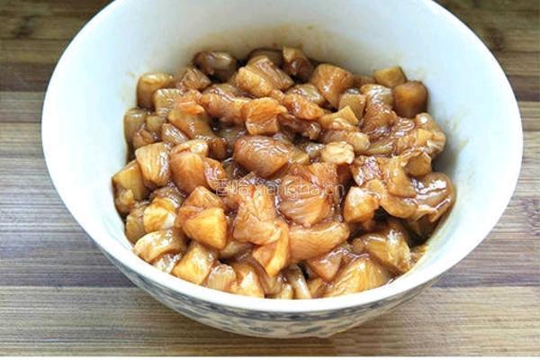 椒香鸡丁的做法图解2