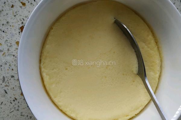 胡萝卜鸡蛋羹的做法图解2