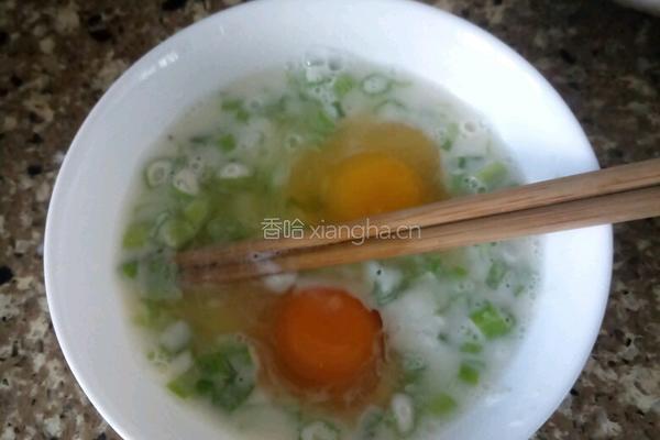 鸡蛋葱饼的做法图解1