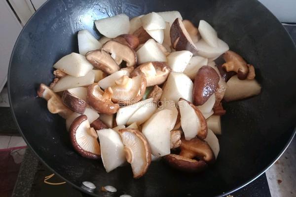 萝卜香菇烩肉的做法图解7