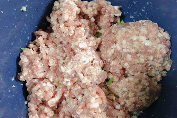  蒸香芹藕丁肉丸的做法图解4