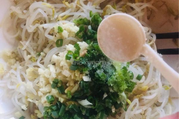 凉拌绿豆芽的做法图解8
