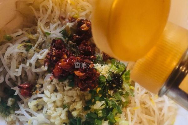 凉拌绿豆芽的做法图解12