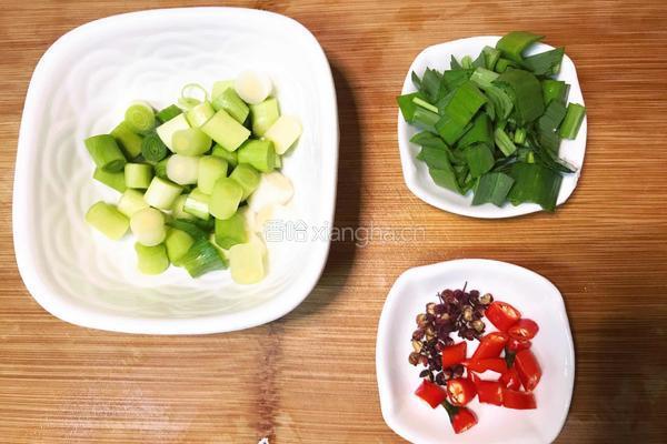 干豆角蒸腊肉的做法图解2