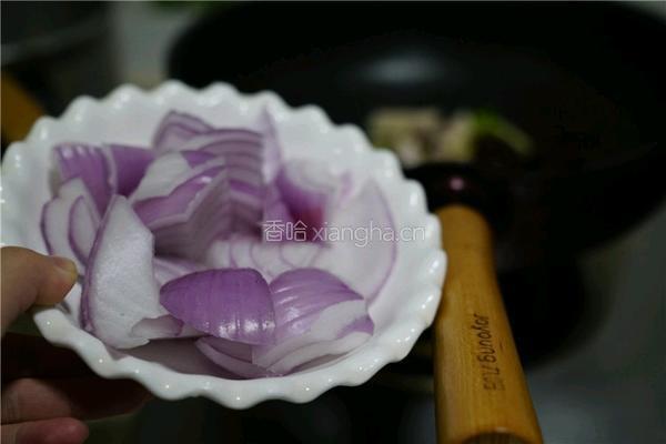 酸萝卜黑鱼片的做法图解3