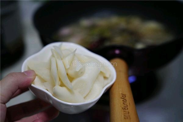 酸萝卜黑鱼片的做法图解5