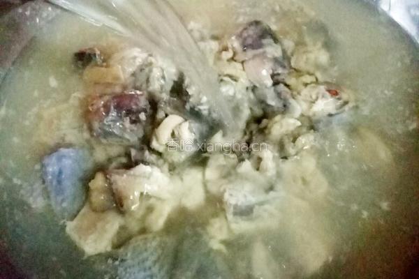红汤酸笋鸡的做法图解5