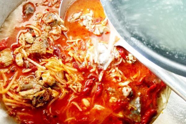 红汤酸笋鸡的做法图解9