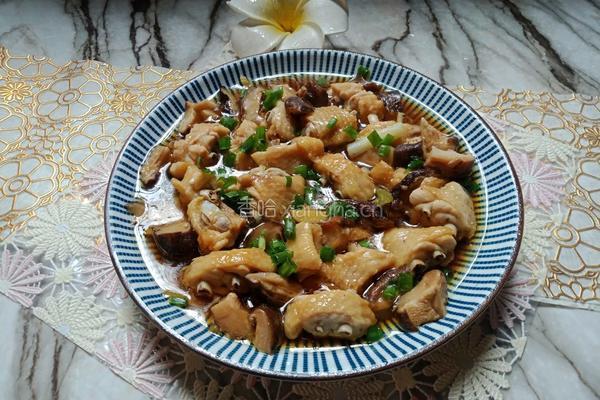 香菇蒸鸡翅的做法图解1