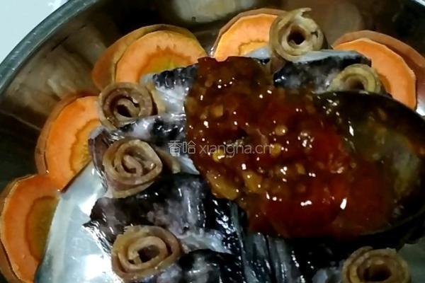 剁椒鳕鱼培根卷的做法图解5