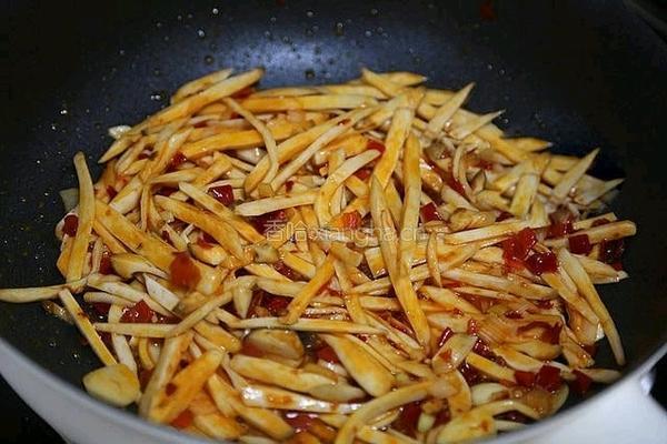 红油杏鲍菇炒面的做法图解3