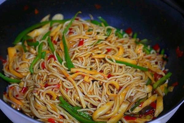 红油杏鲍菇炒面的做法图解5