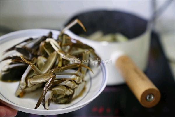 大葱肉段烧大闸蟹的做法图解4