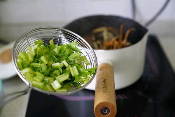 大葱肉段烧大闸蟹的做法图解8