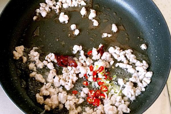 风味肉末蒸豆腐的做法图解5