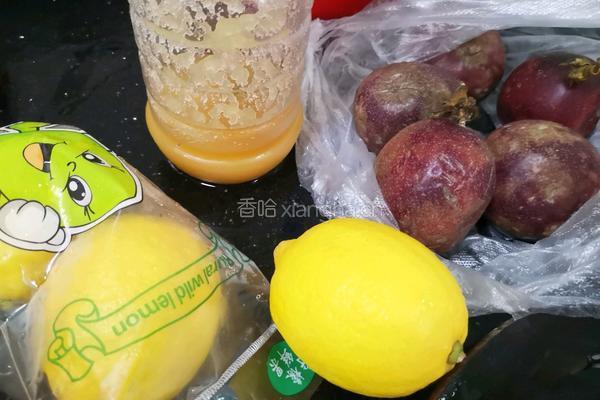柠檬百香果的做法图解1