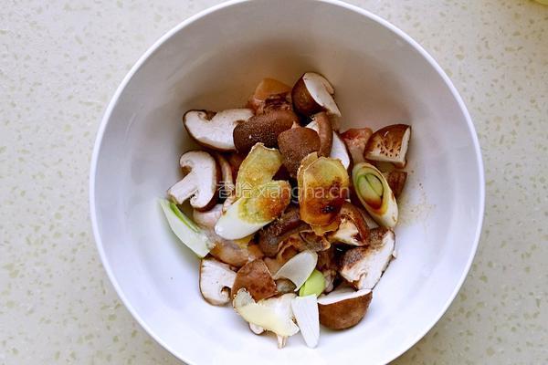 香菇蒸翅根的做法图解4