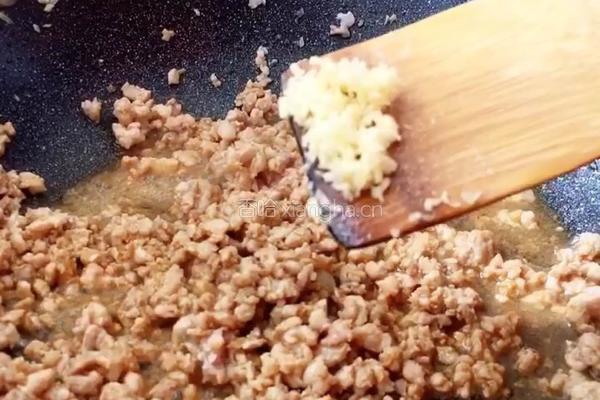 肉末蒸毛豆的做法图解7
