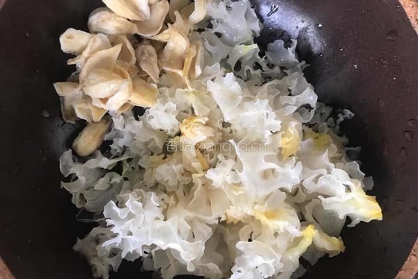 鲜橙银耳羹的做法图解3