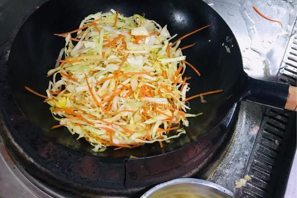 素菜炒饼的做法图解4