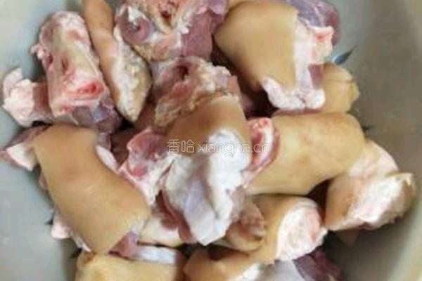 黄豆焖猪蹄的做法图解1