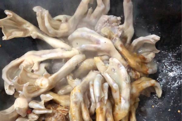 鸭爪焖排骨的做法图解6