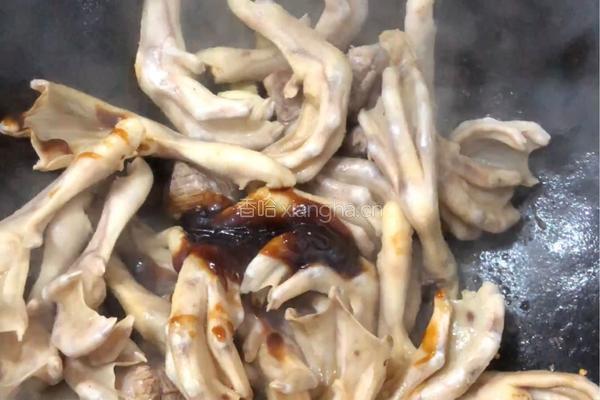 鸭爪焖排骨的做法图解7