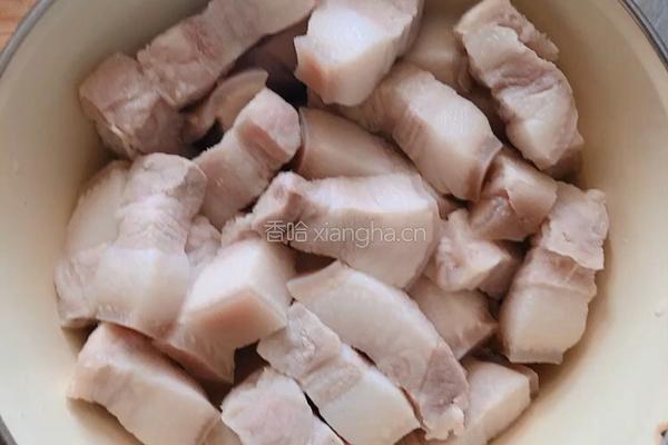  玫瑰腐乳红烧肉的做法图解3