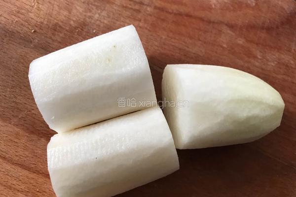 菊花萝卜的做法图解1