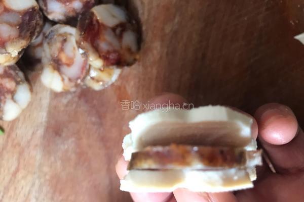 豆腐干蒸香肠的做法图解5