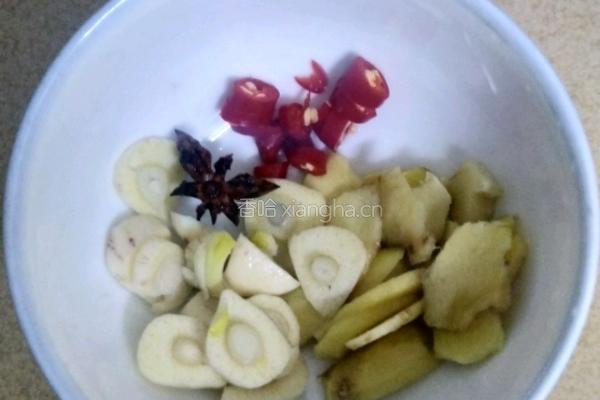 酱香排骨炆土豆的做法图解2