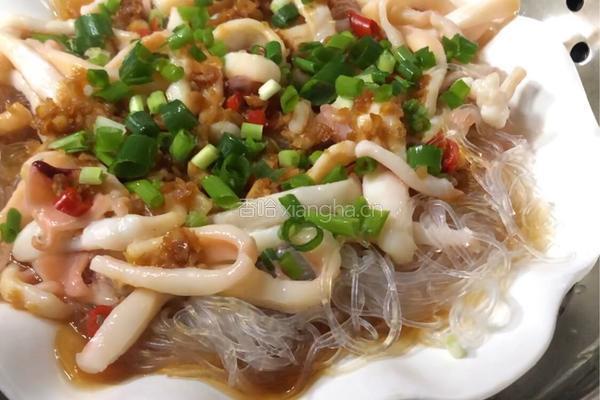 蒜蓉粉丝蒸鲜鱿的做法图解7
