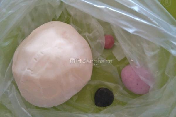 可爱的小白兔的做法图解2