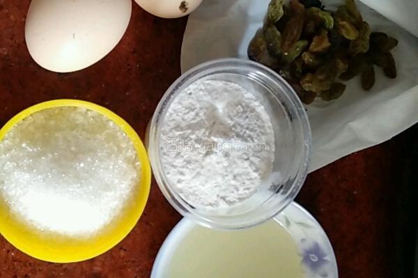 蒸蛋糕的做法图解1