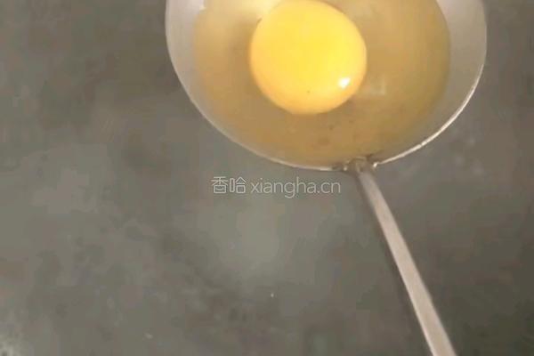 糖醋荷包蛋的做法图解1