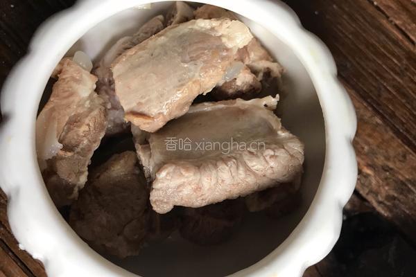 水果排骨汤的做法图解2