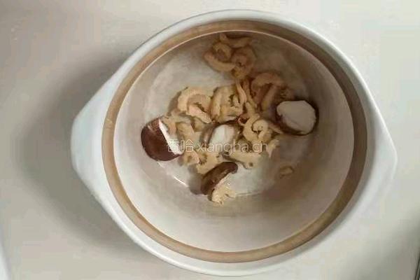 三鲜大骨豆腐汤的做法图解2