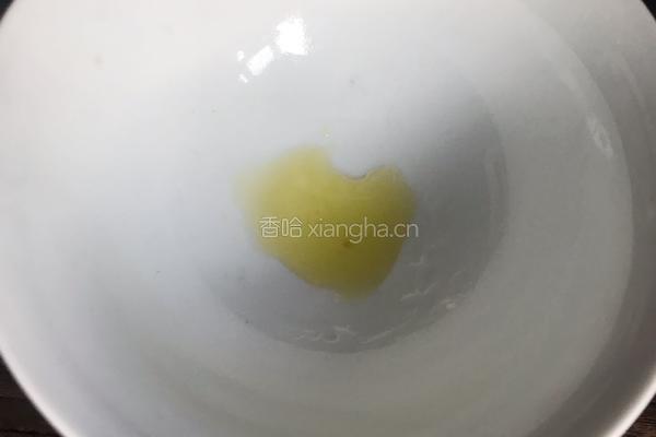 米酒蒸荷包蛋的做法图解2