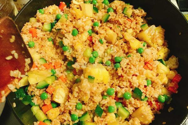 菠萝炒饭的做法图解4