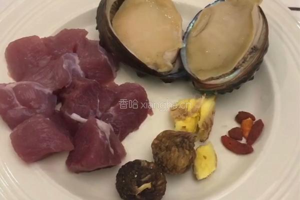 鲍鱼无花果瘦肉汤的做法图解1