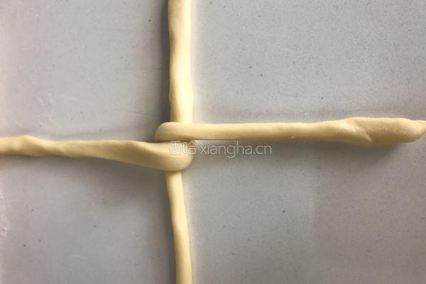 蒸面包（二辫双扣手法）的做法图解7